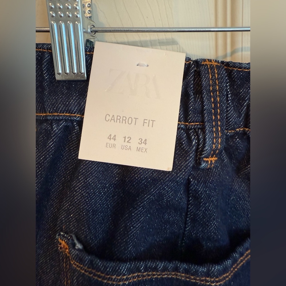 Zara Carrot Fit Jeans - Picture 6 of 7